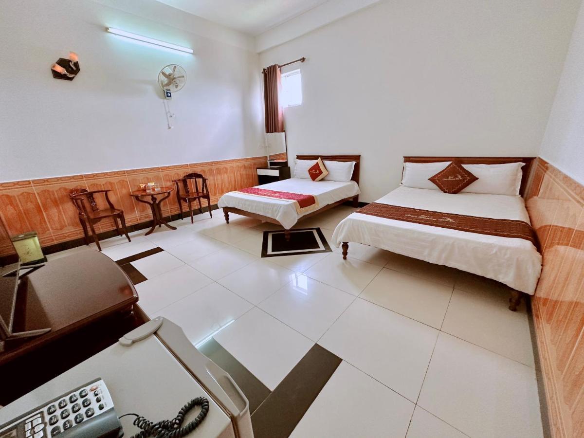 Truc Hoang Ha Hotel Tỉnh Kontum Exterior photo