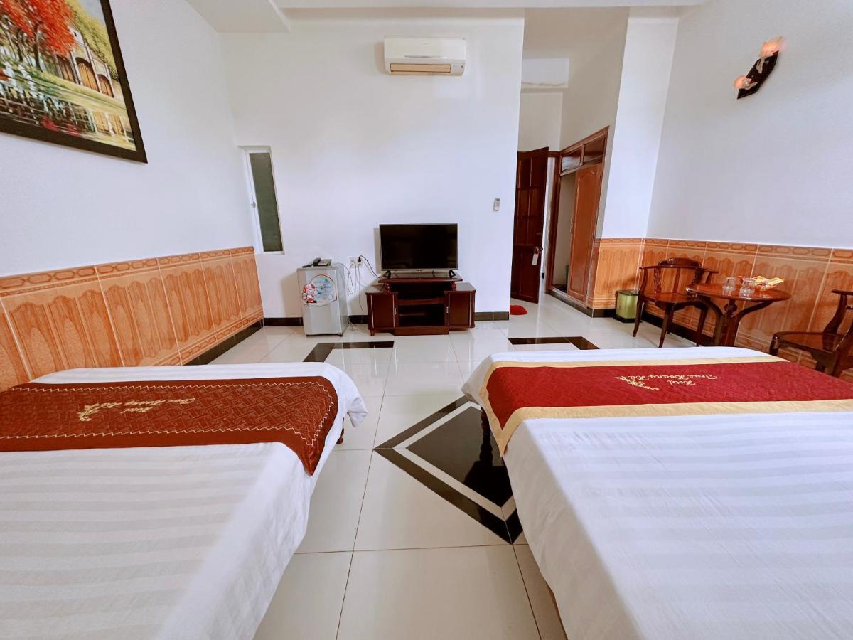 Truc Hoang Ha Hotel Tỉnh Kontum Exterior photo
