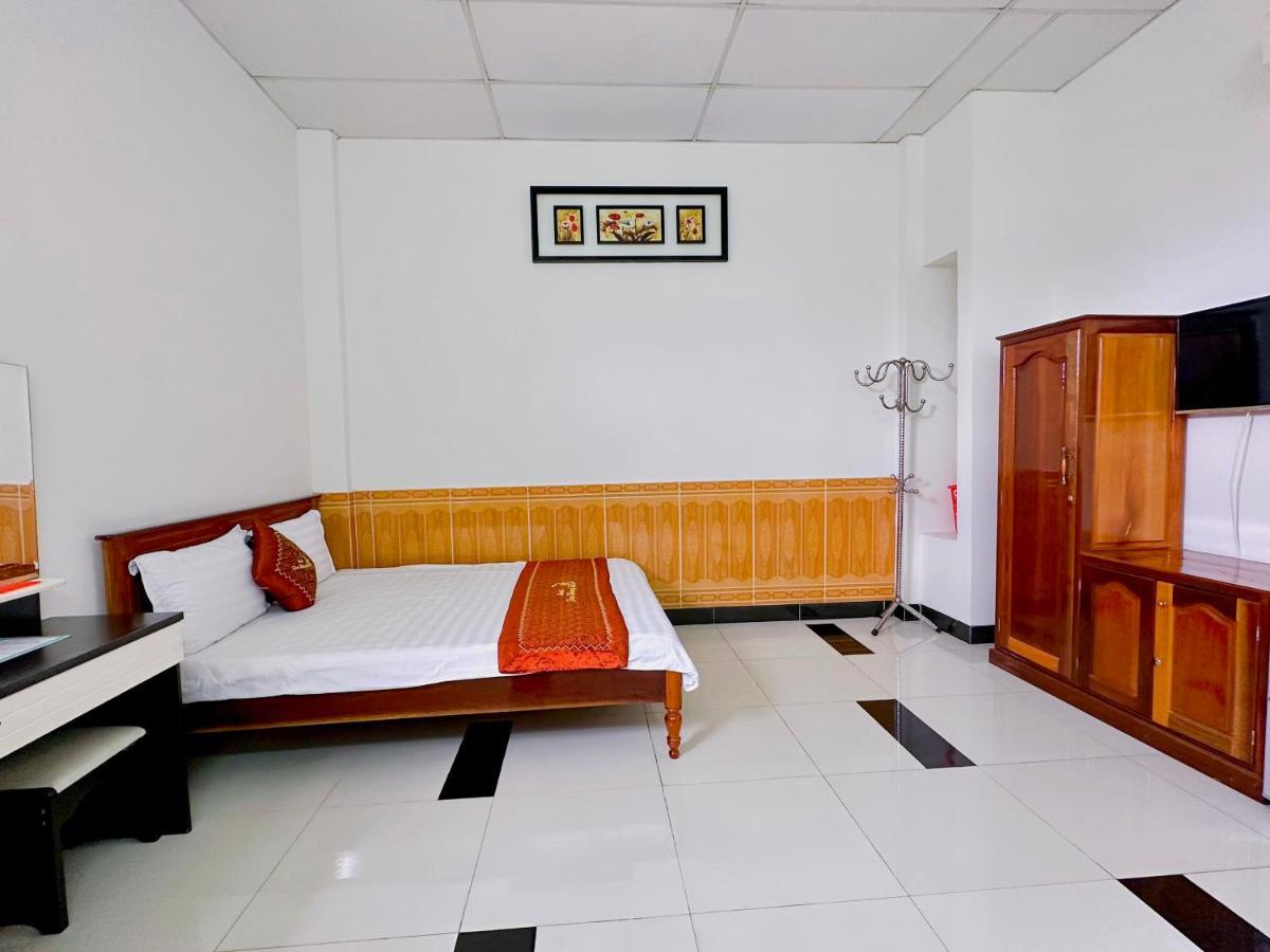 Truc Hoang Ha Hotel Tỉnh Kontum Exterior photo