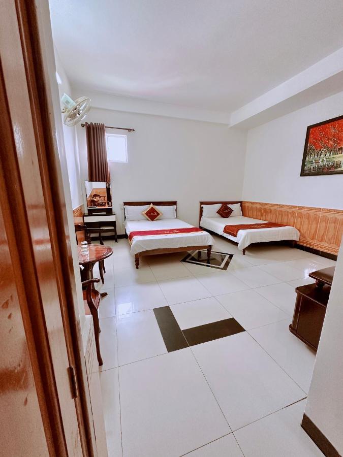 Truc Hoang Ha Hotel Tỉnh Kontum Exterior photo