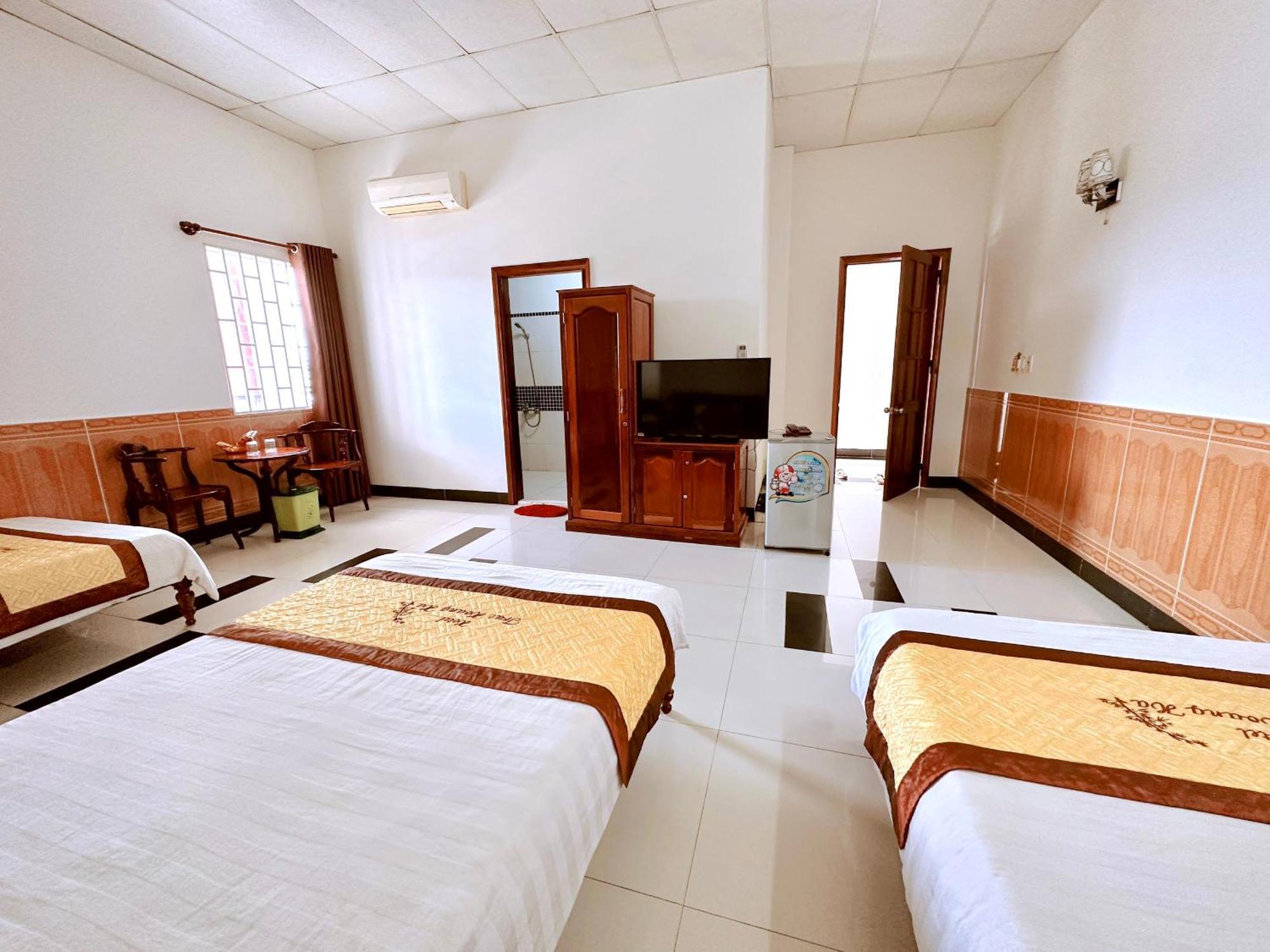 Truc Hoang Ha Hotel Tỉnh Kontum Exterior photo