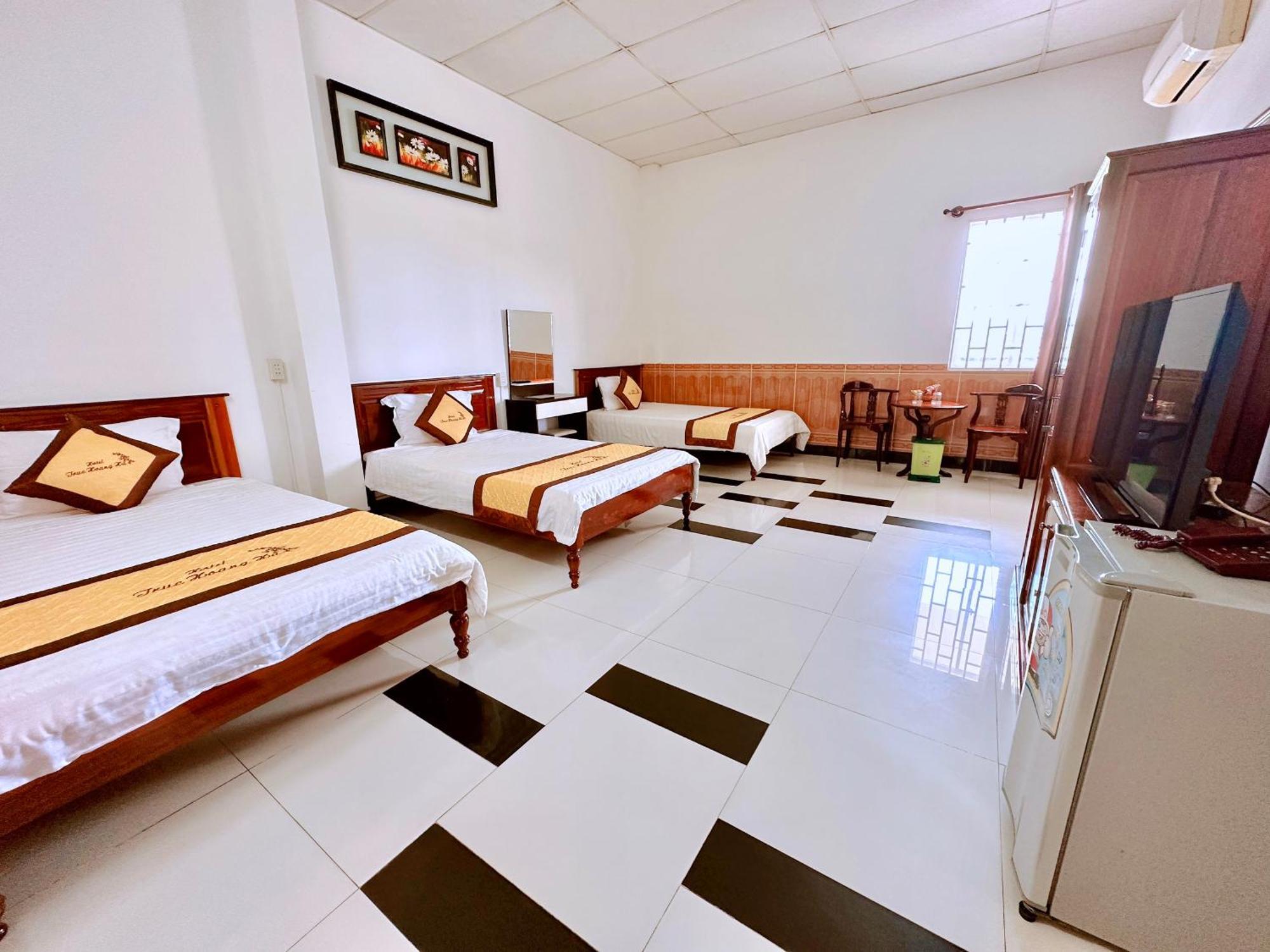 Truc Hoang Ha Hotel Tỉnh Kontum Exterior photo