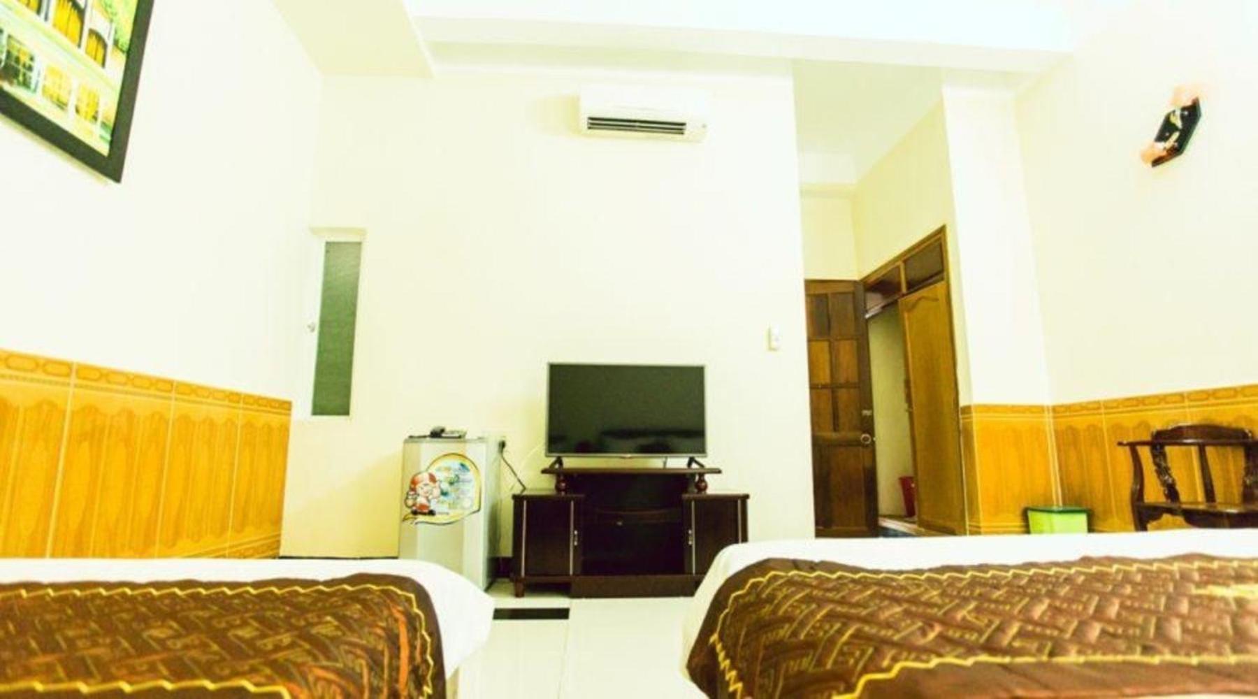 Truc Hoang Ha Hotel Tỉnh Kontum Exterior photo