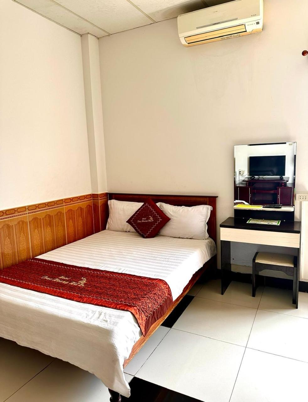 Truc Hoang Ha Hotel Tỉnh Kontum Exterior photo